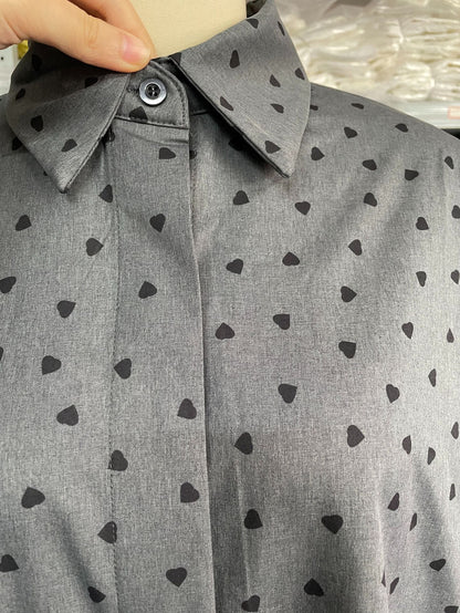 Joanne – Chemise à Imprimé Cœur Élégante