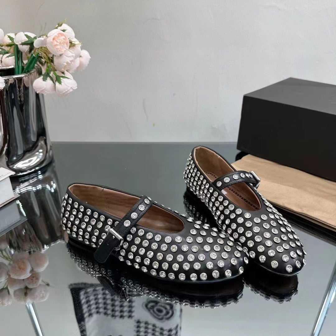 Lydia – Chaussures à Bout Rond avec Rivets et Strass